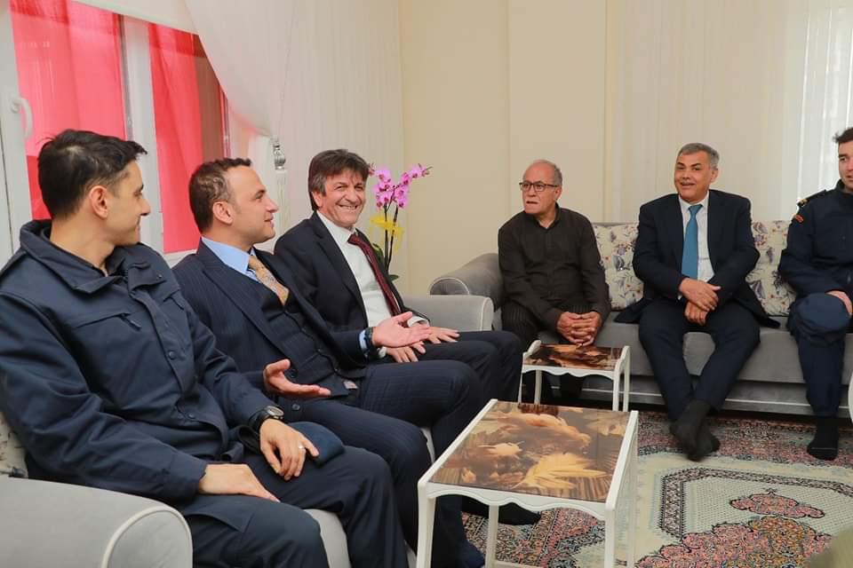 Kaymakam ve Belediye Başkanı, Şehit Uzman Çavuş'un ailesini ziyaret etti